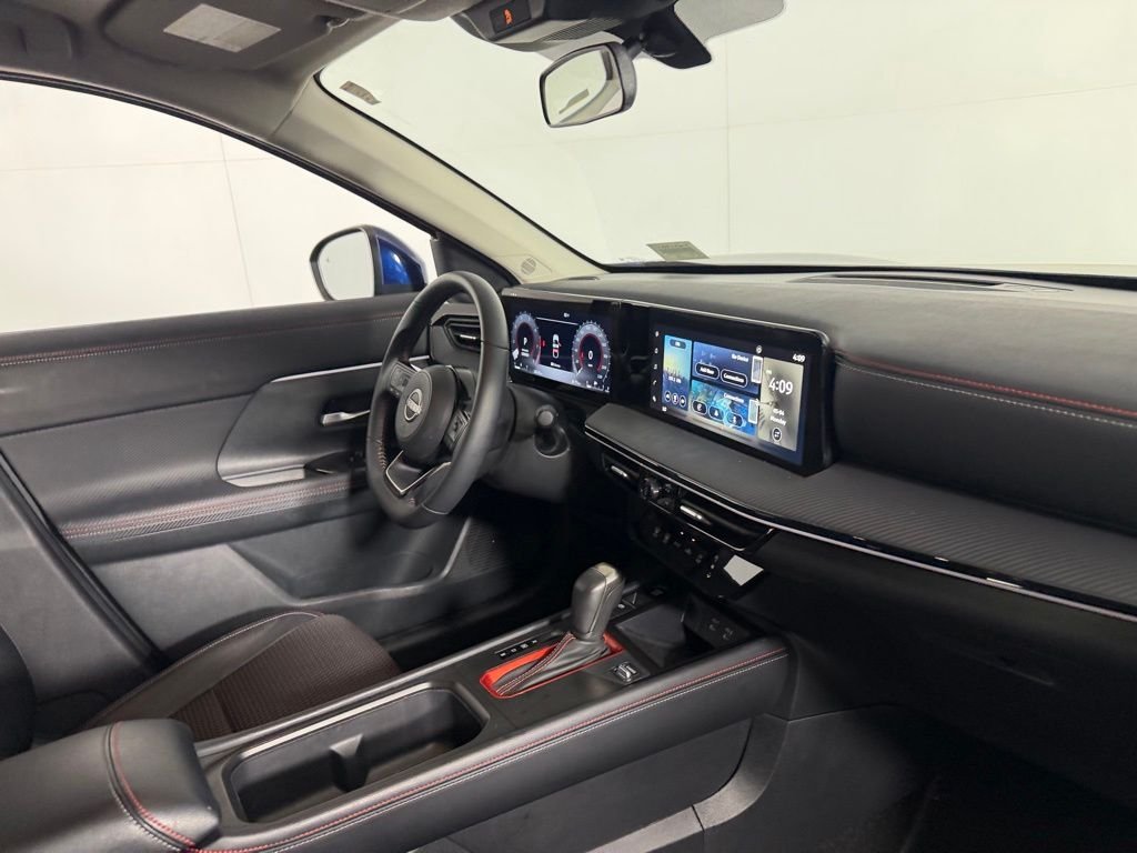 Used 2025 Deep Blue Pearl Nissan SR image 30