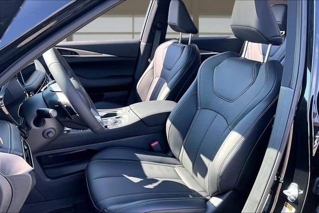 New 2027 MINERAL BLACK INFINITI LUXE image 24