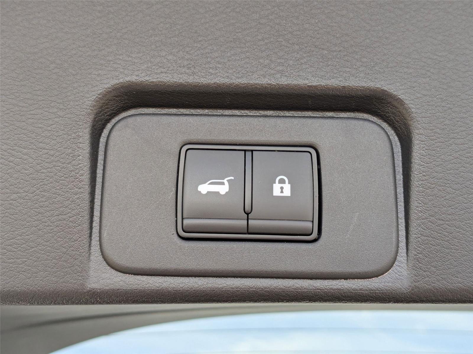 Used 2024 Everest White Pearl Nissan SV image 36