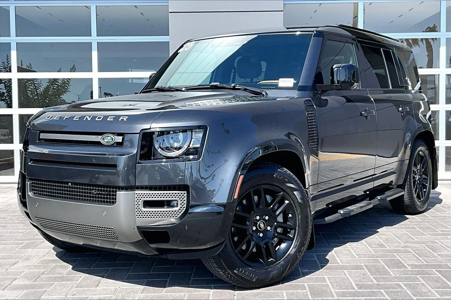 2023 Land Rover Defender X-Dynamic SE's photo