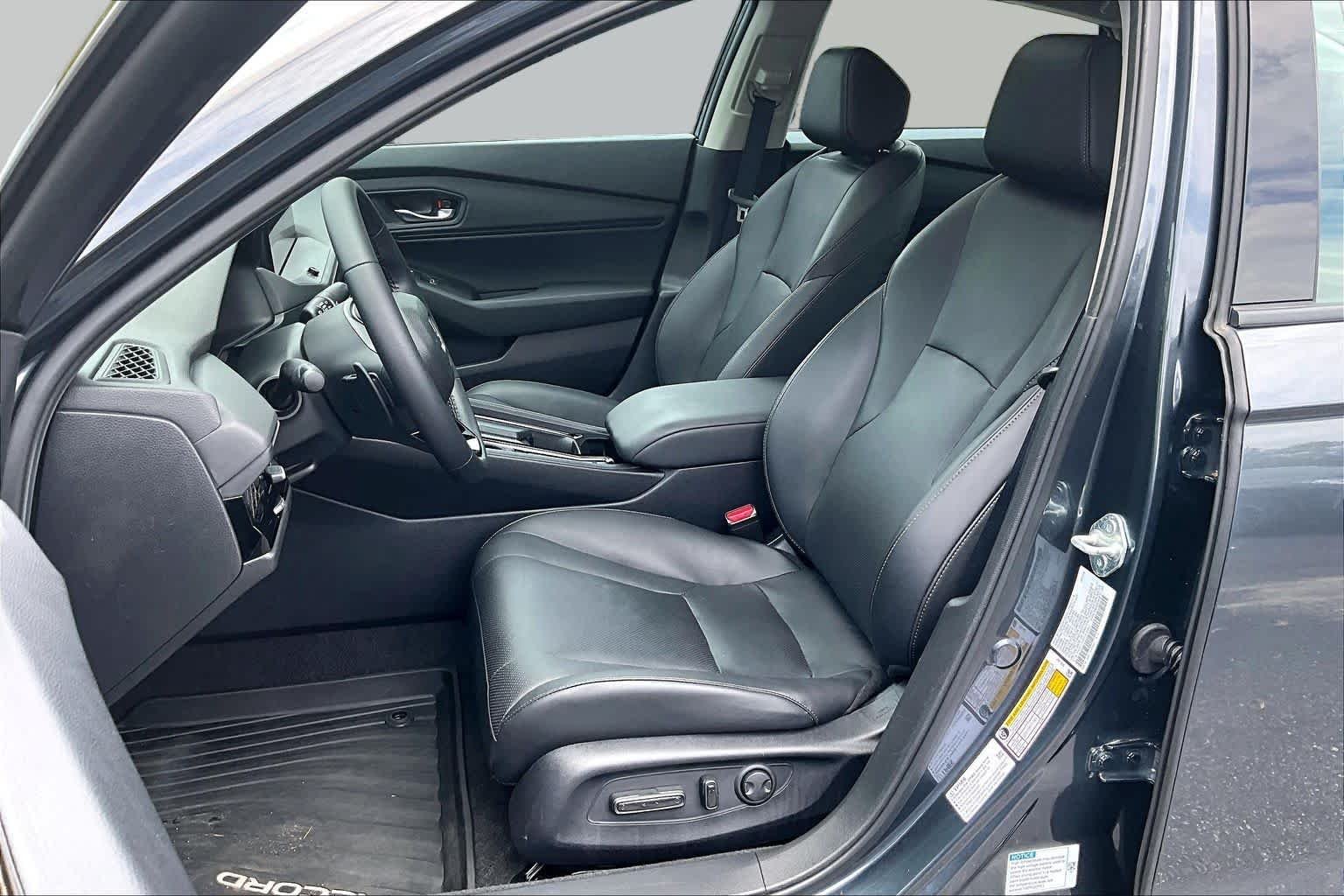 Used 2024 Meteorite Gray Metallic Honda EX-L image 8