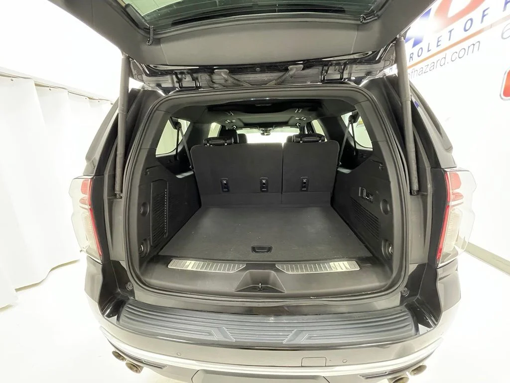 Used 2023 Black Chevrolet High Country image 7