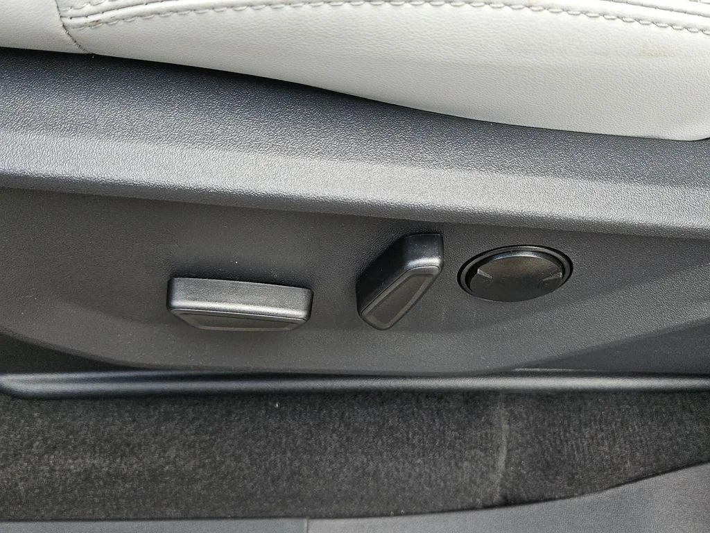 New 2026 Agate Black Metallic Ford Platinum® image 29