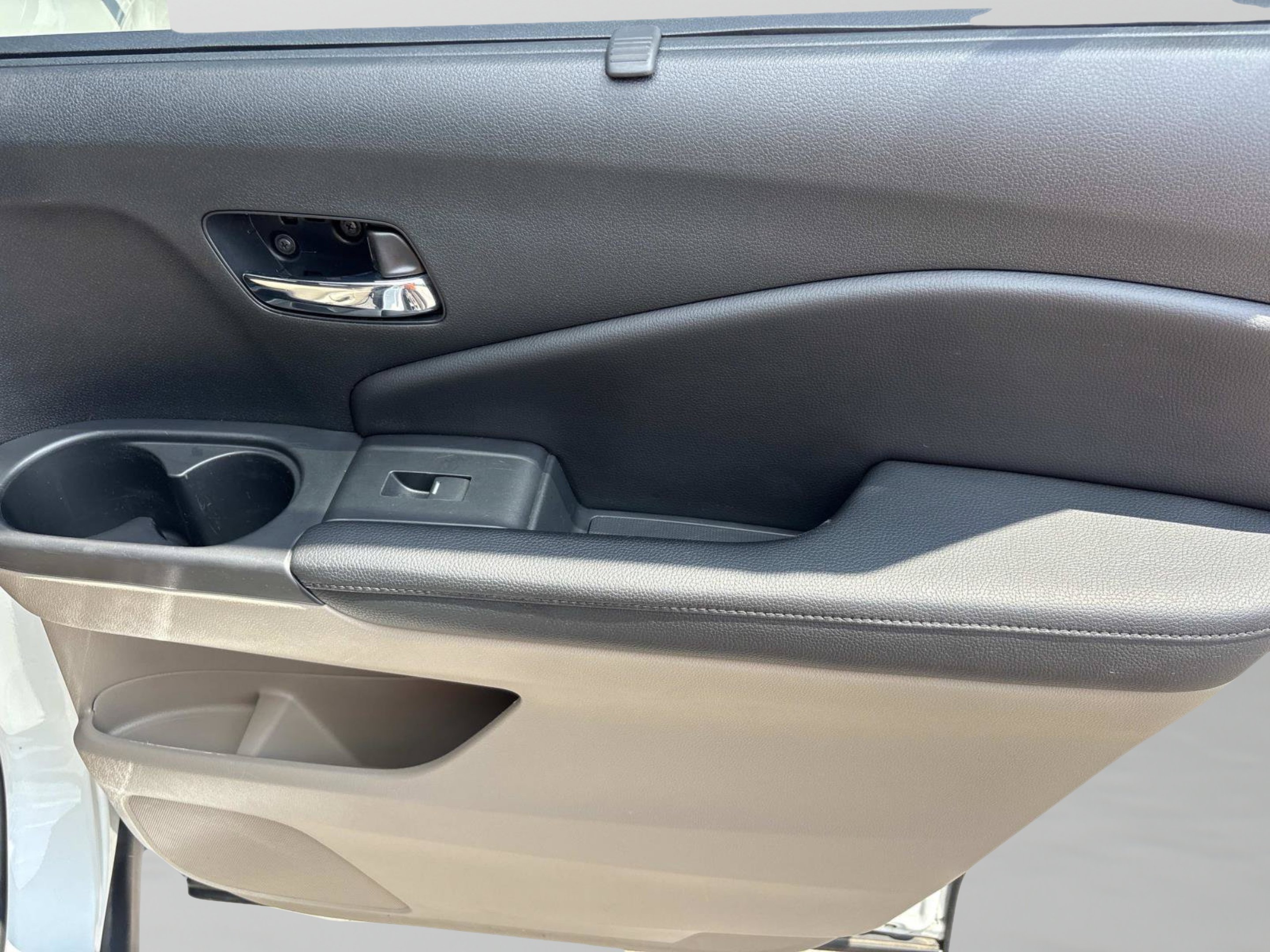 Used 2020 Platinum White Honda Touring image 17