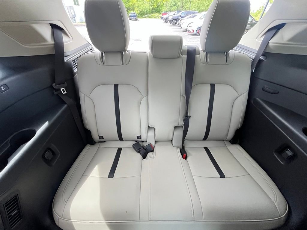 Used 2024 White Mazda 3.3 Turbo Premium image 28