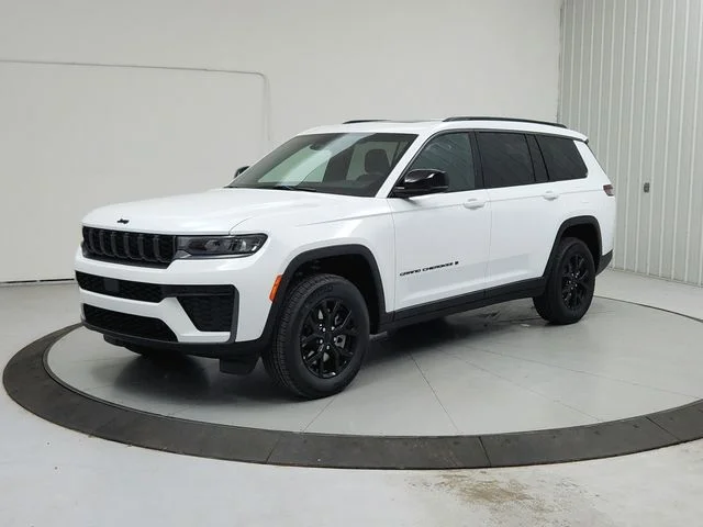 New 2026 White Jeep Altitude image 3