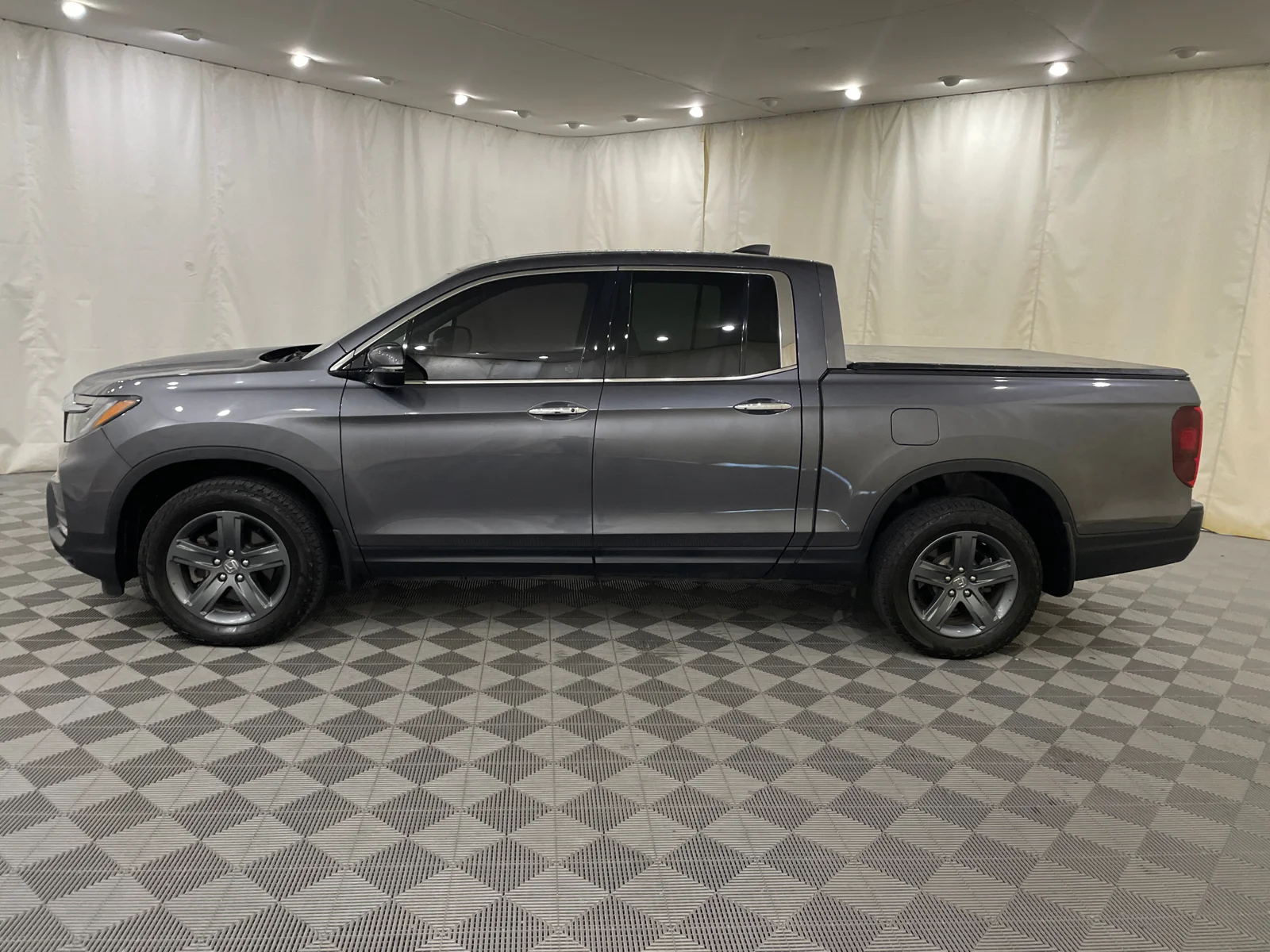 Used 2023 Pacific Pewter Metallic Honda RTL-E image 9