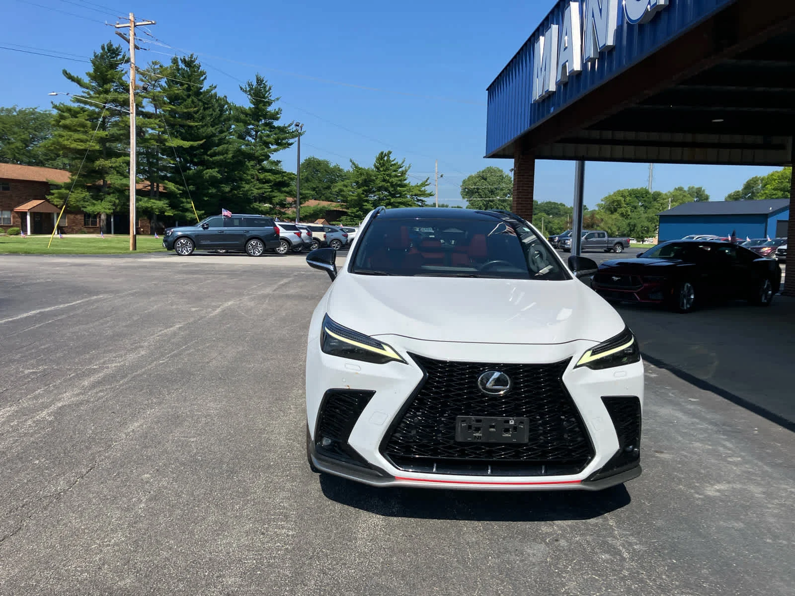 Used 2022 Ultra White Lexus F SPORT Handling image 3