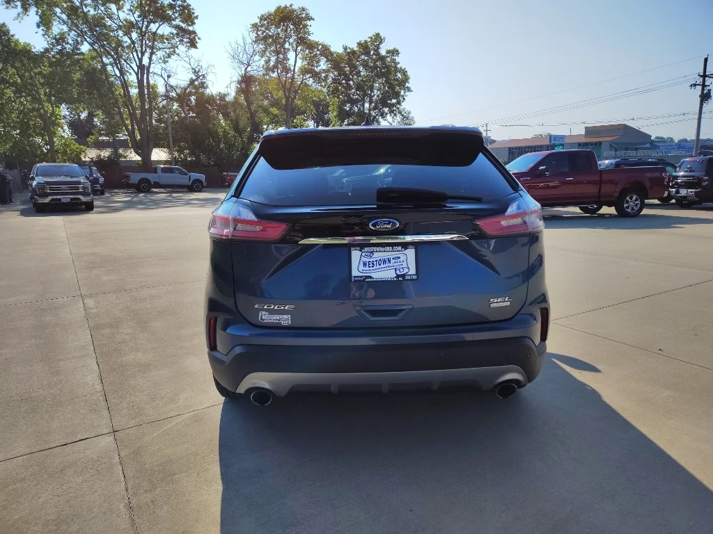 Used 2019 Blue Metallic Ford SEL image 5