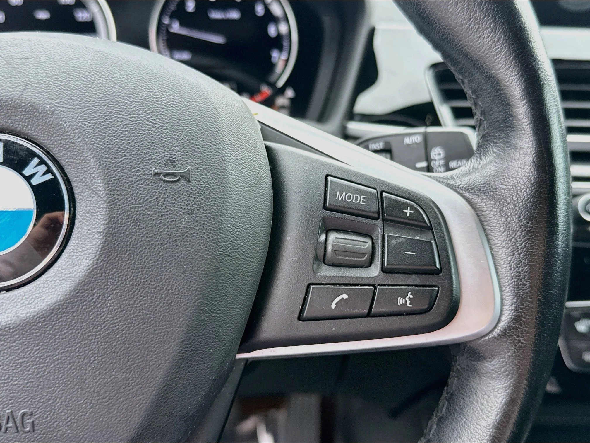 Used 2019 Alpine White BMW sDrive28i image 38