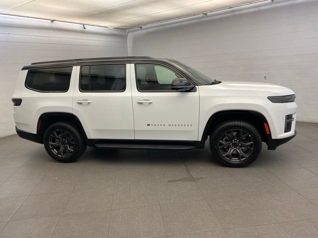 New 2026 Bright White Clear-Coat Exterior Paint Jeep Upland image 3