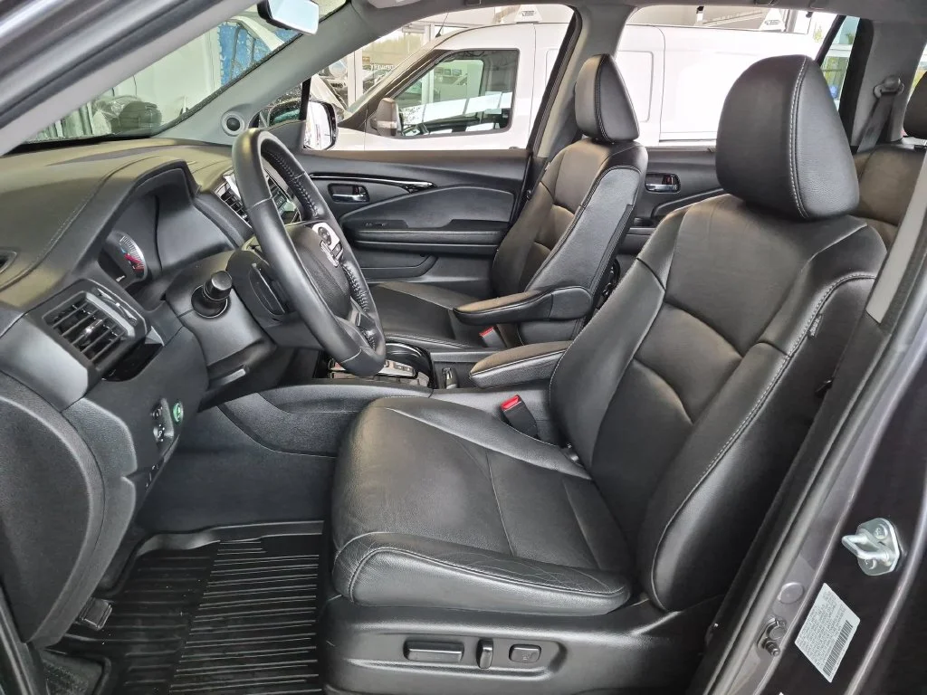 Used 2022 Modern Steel Metallic Honda Touring image 21