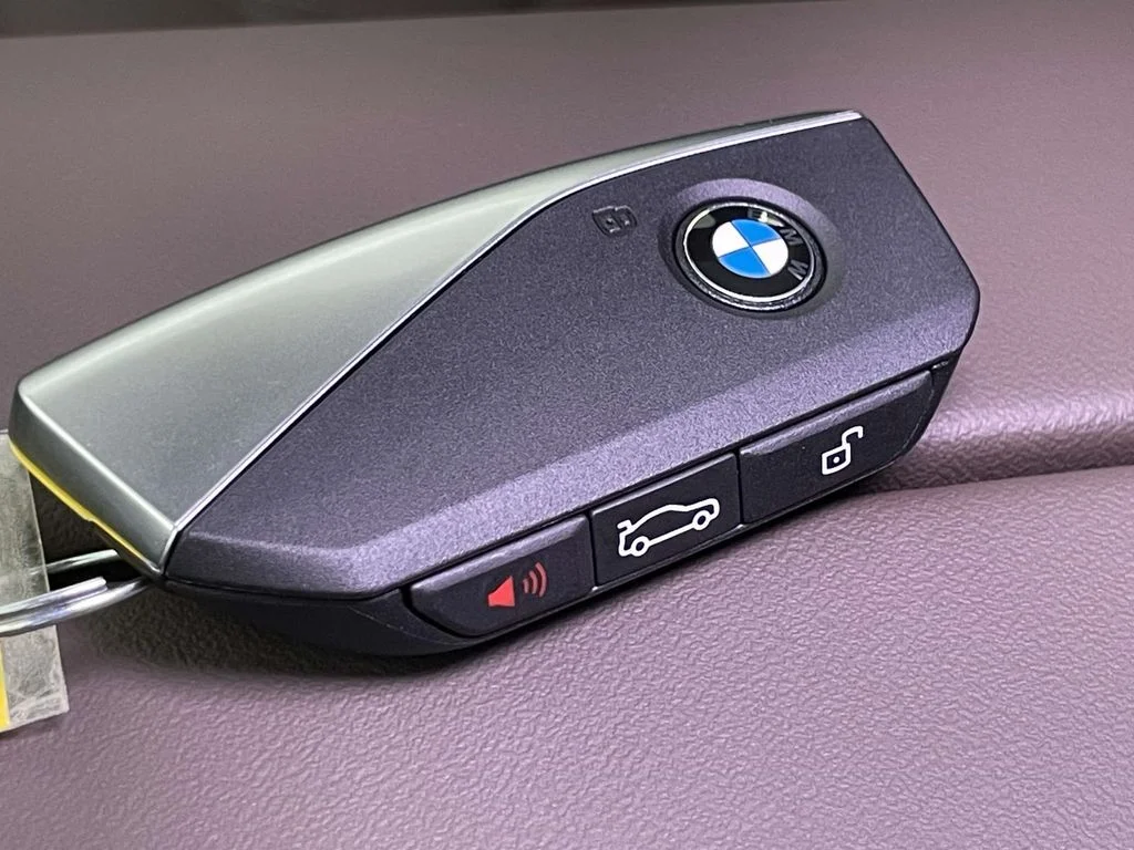 2026 BMW 5 Series 550e - Photo 39