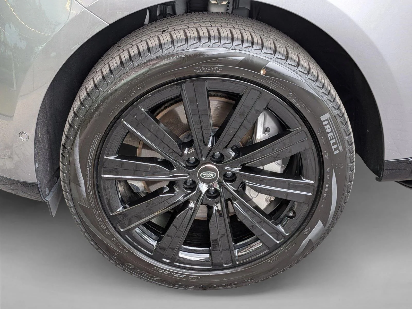 Used 2025 Eiger Grey Metallic Land Rover SE image 25