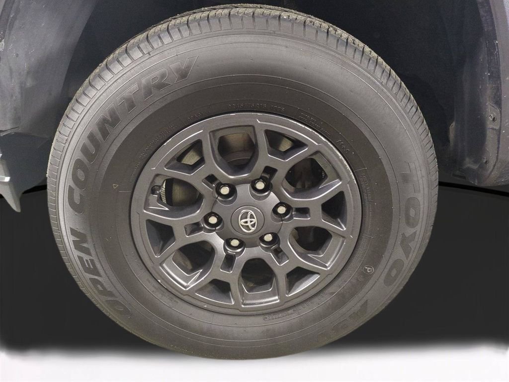 Used 2018 Gray Toyota SR5 image 11