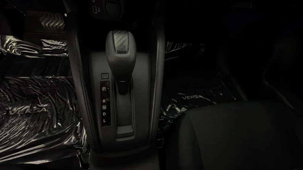 Used 2024  Nissan S image 21