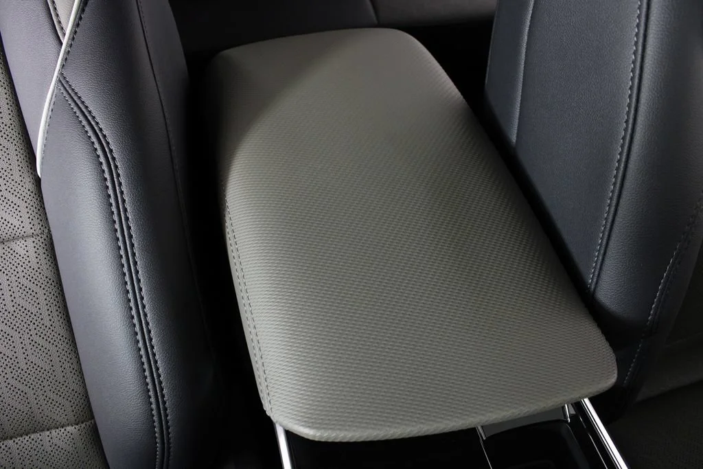 New 2027 Summit White Chevrolet LT image 18