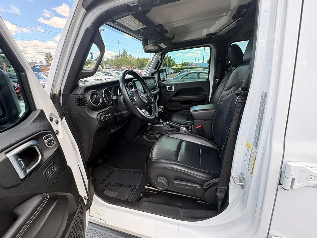 Used 2018 White Jeep Unlimited Sahara image 13