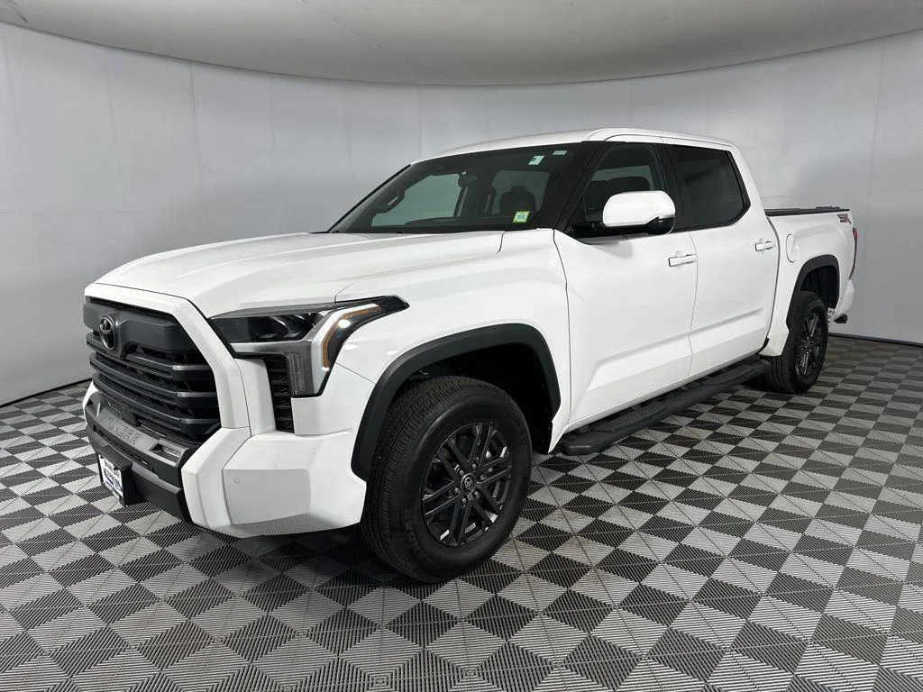 Used 2025 Ice Toyota SR5 image 5