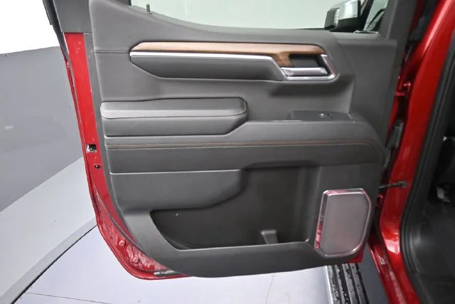 Used 2023 Red Chevrolet High Country image 23
