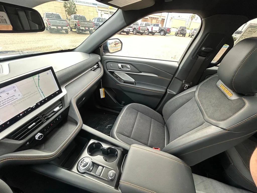 New 2026 Vapor Blue Metallic Ford Tremor® image 18