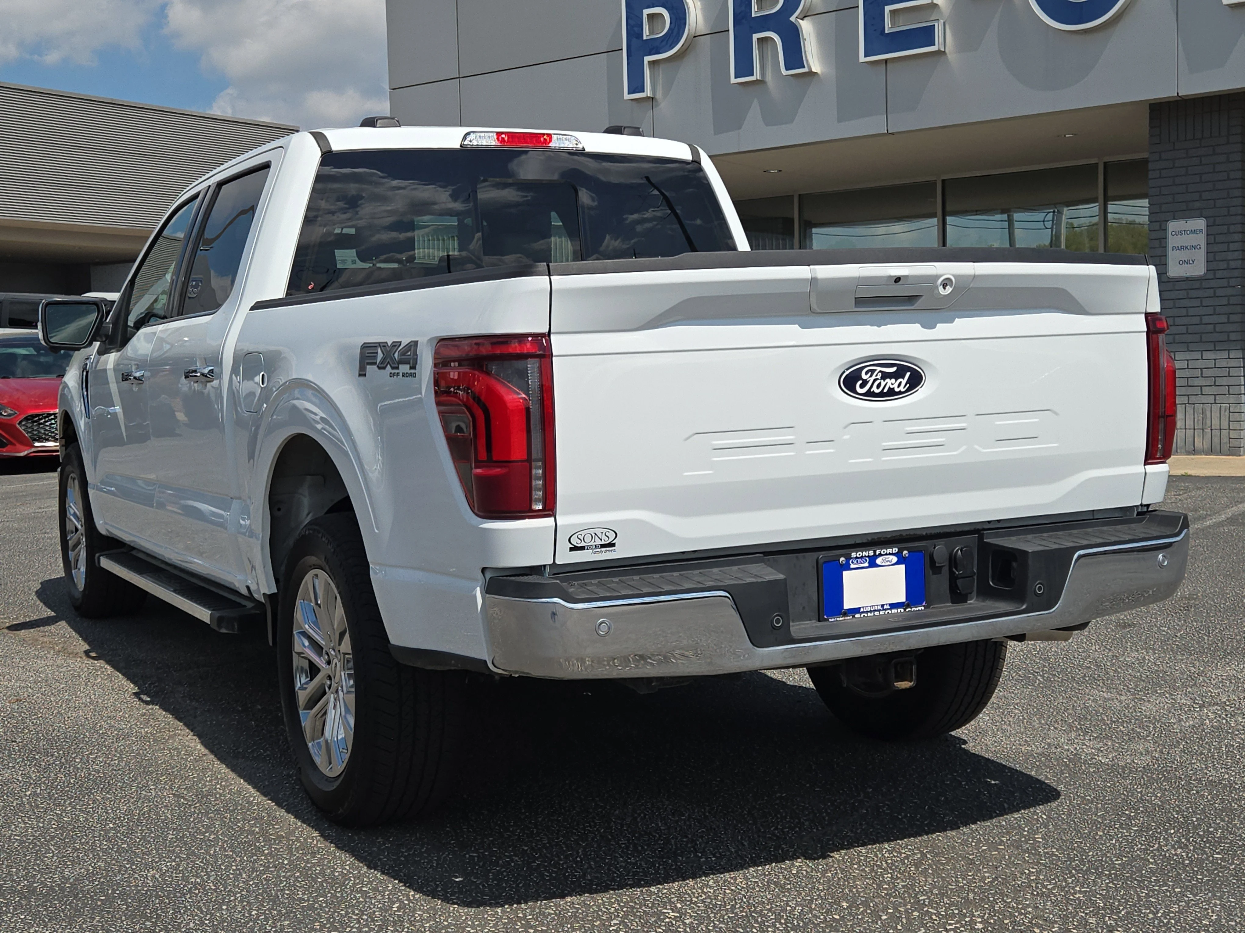 Used 2025 Oxford White Ford LARIAT image 10