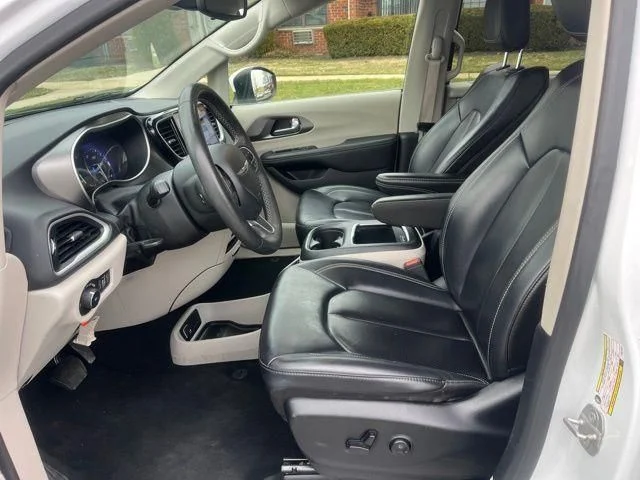 Used 2023 White Chrysler Touring L image 15