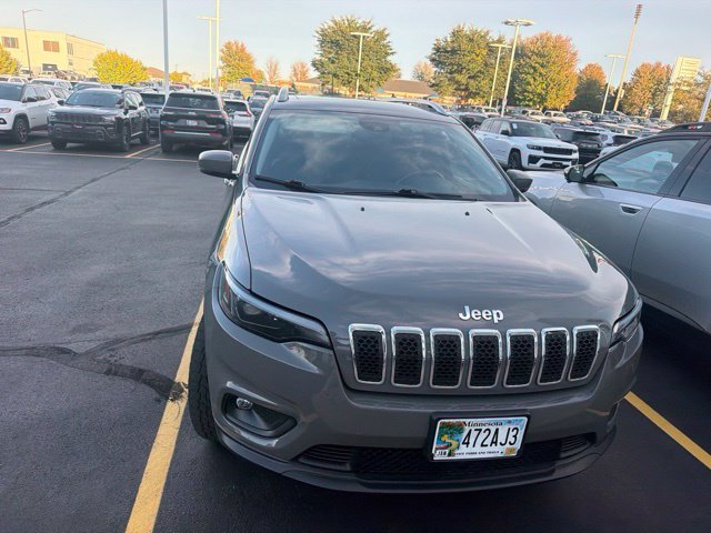 Used 2021 Gray Jeep Latitude Lux image 2