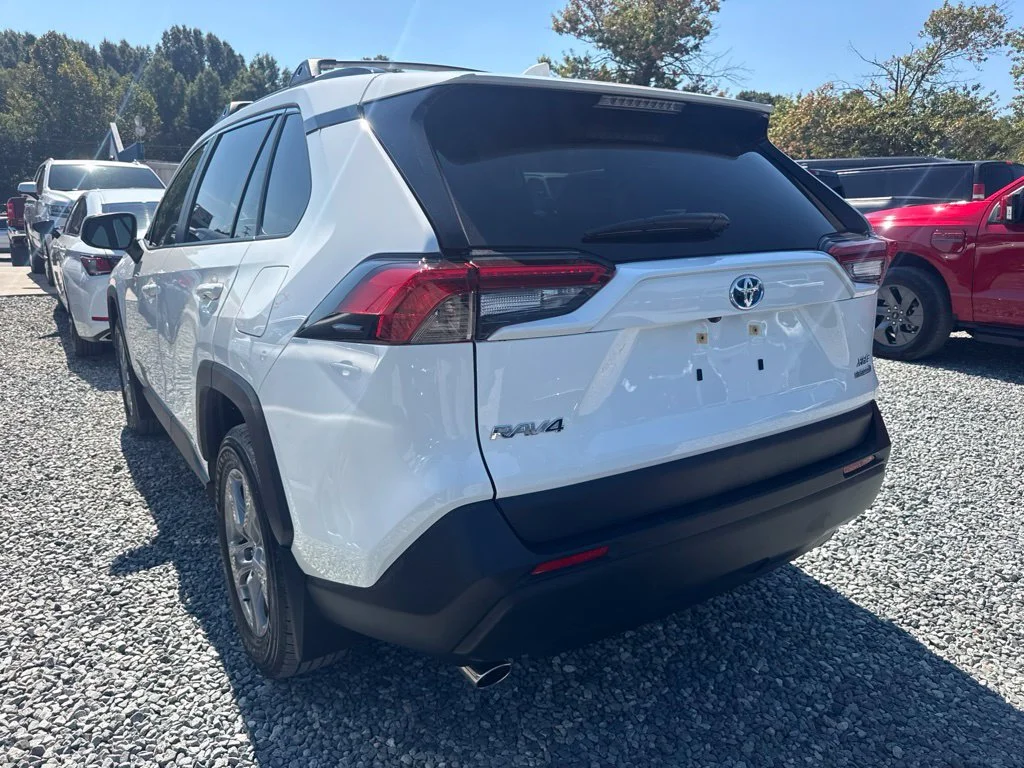 Used 2024 White Toyota XLE image 5