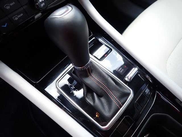 Used 2022 Gray Jeep Limited image 21