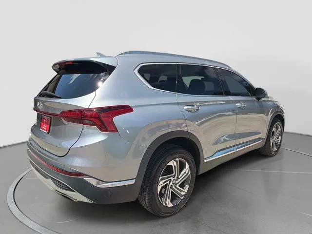 Used 2022 Silver Hyundai SEL image 4