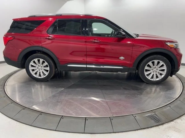 Used 2022 Red Ford King Ranch image 6