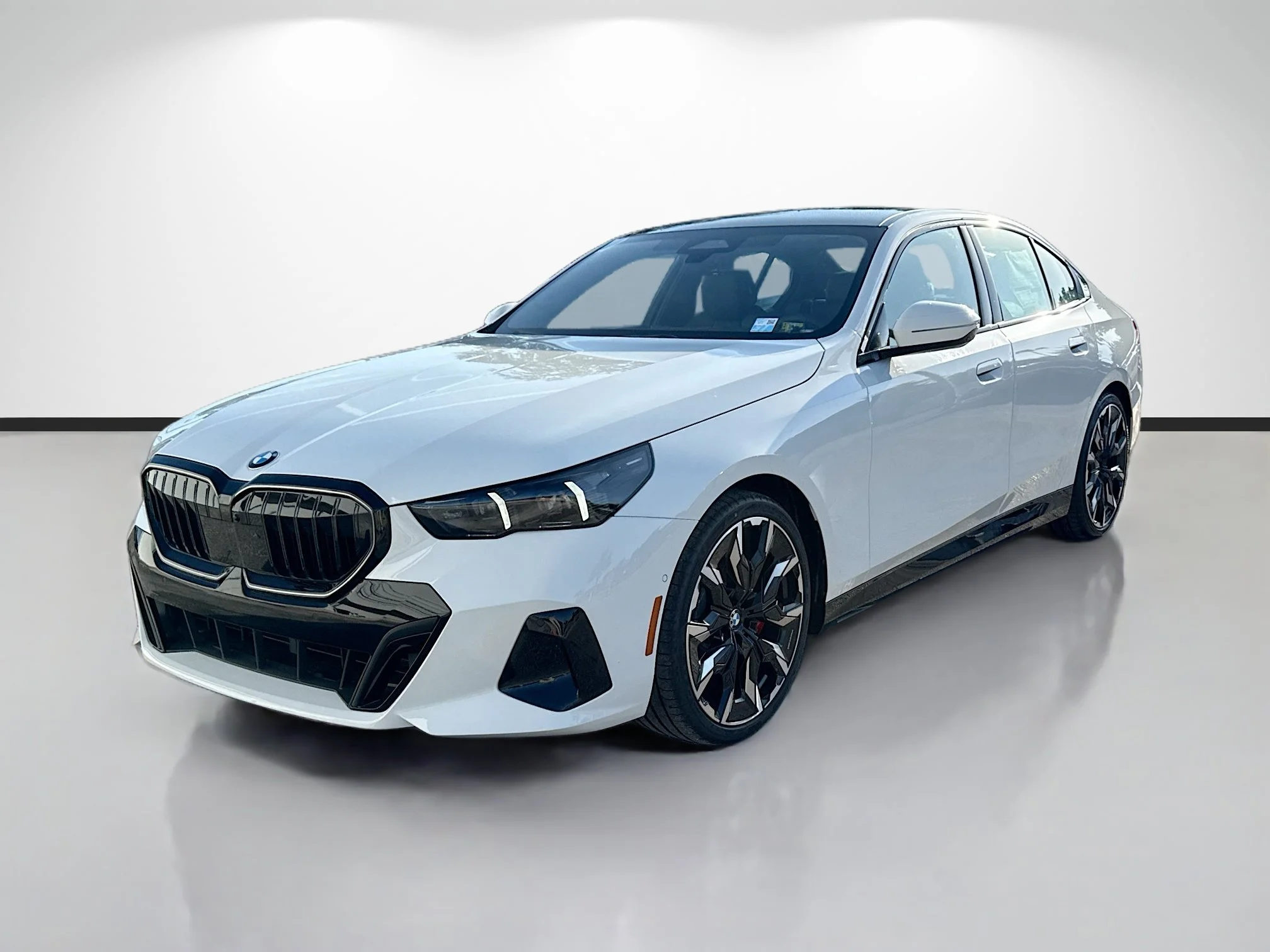 New 2027 Alpine White BMW 530i xDrive image 7