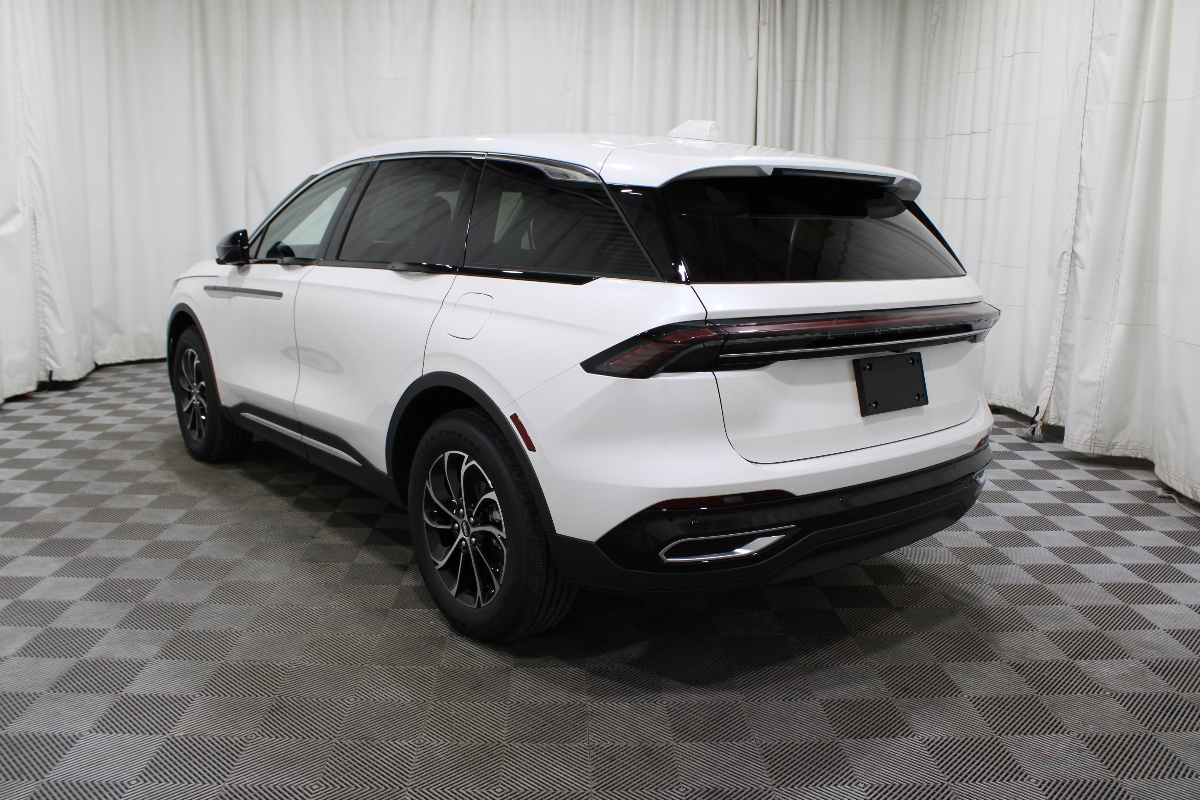Certified Used 2025 White Platinum Metallic Tri-Coat Lincoln Premiere image 25