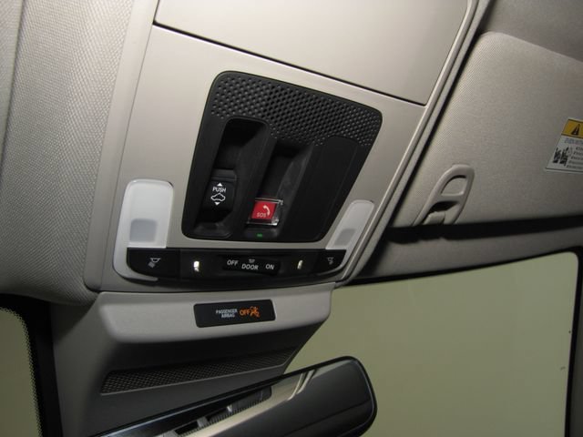 Used 2023 Platinum White Honda Touring image 8