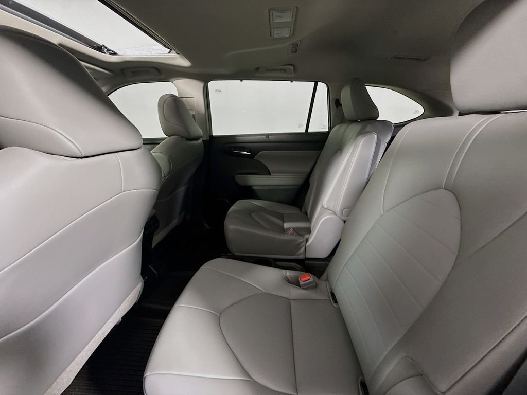 Used 2023 Moon Dust Toyota XLE image 25
