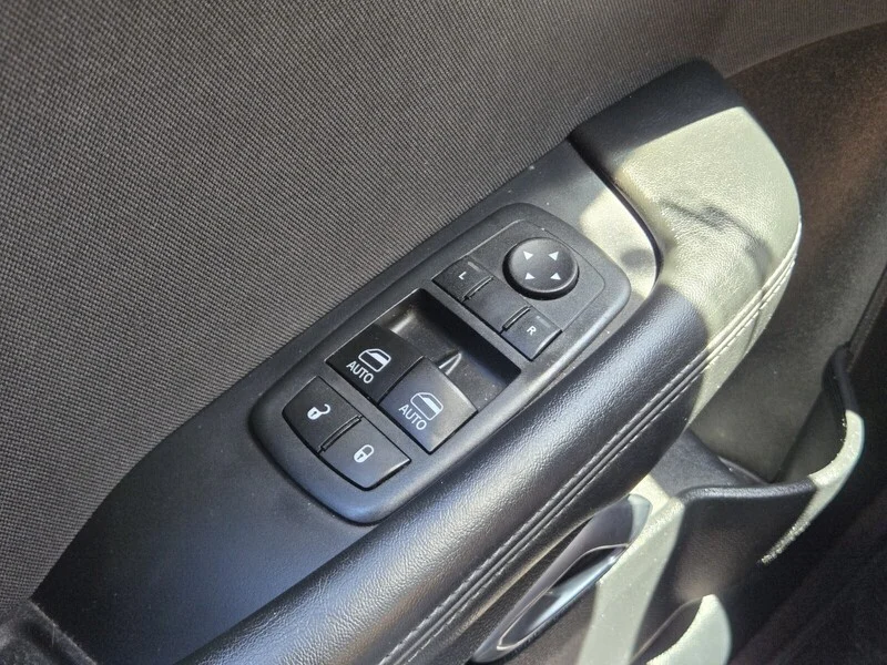 Used 2017 Granite Pearlcoat Dodge SXT image 18