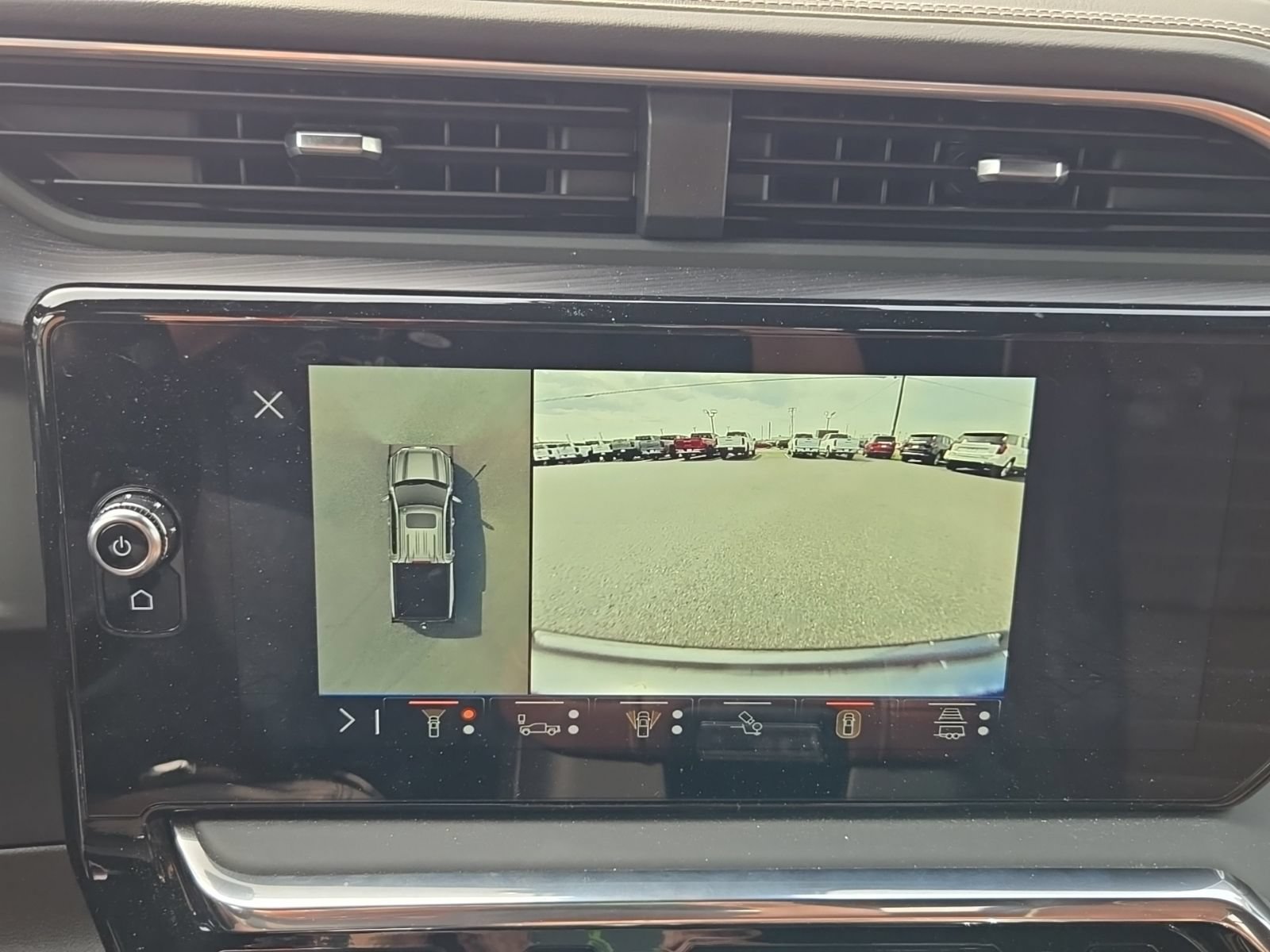 Used 2026 Glacier White Tricoat GMC Denali Ultimate image 25