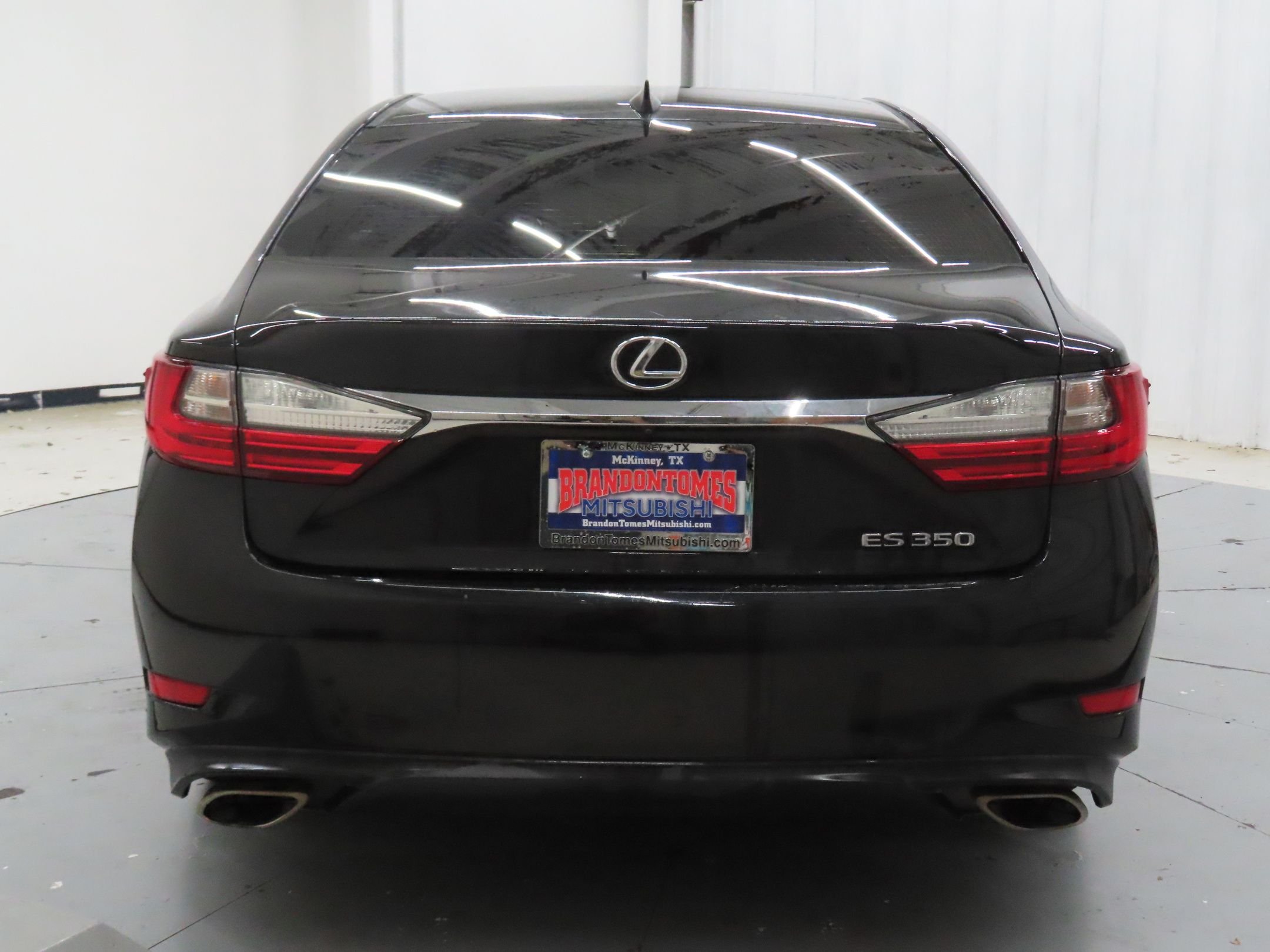 Used 2016  Lexus 350 image 4