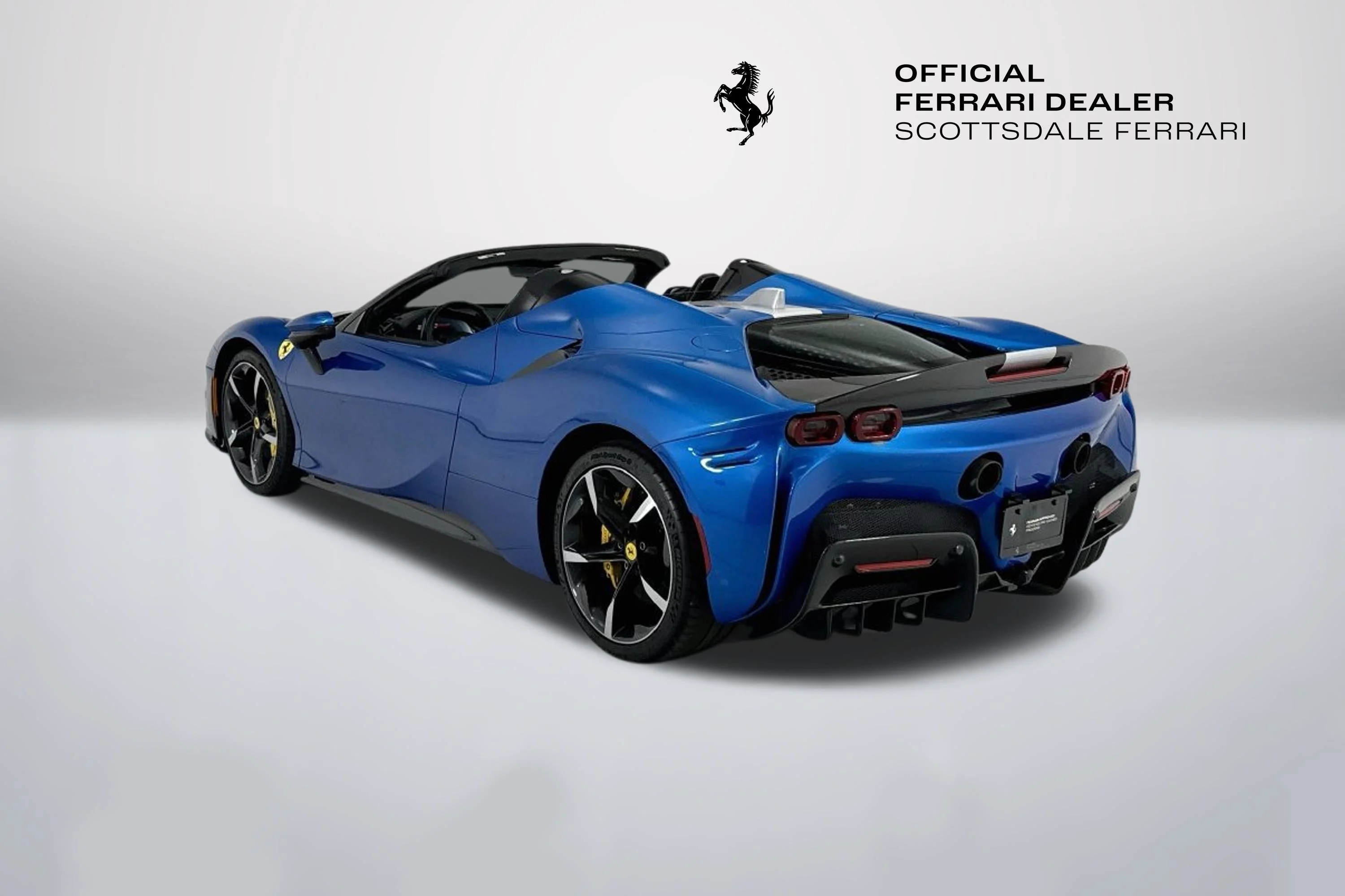 Used 2022 Blu Corsa Ferrari  image 7