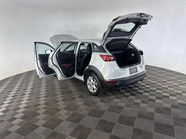 Used 2016 White Mazda Touring image 16