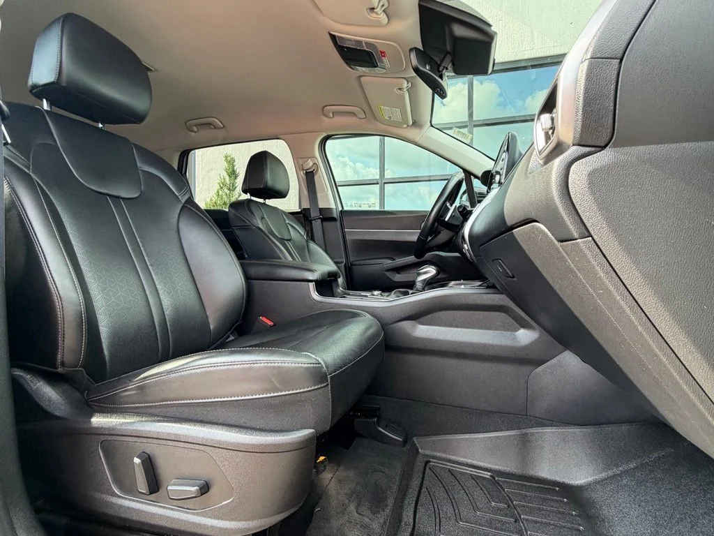 Used 2023 Gray Kia X-Line EX image 21