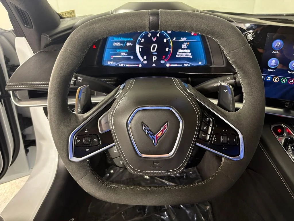 Used 2023 White Chevrolet Stingray image 26