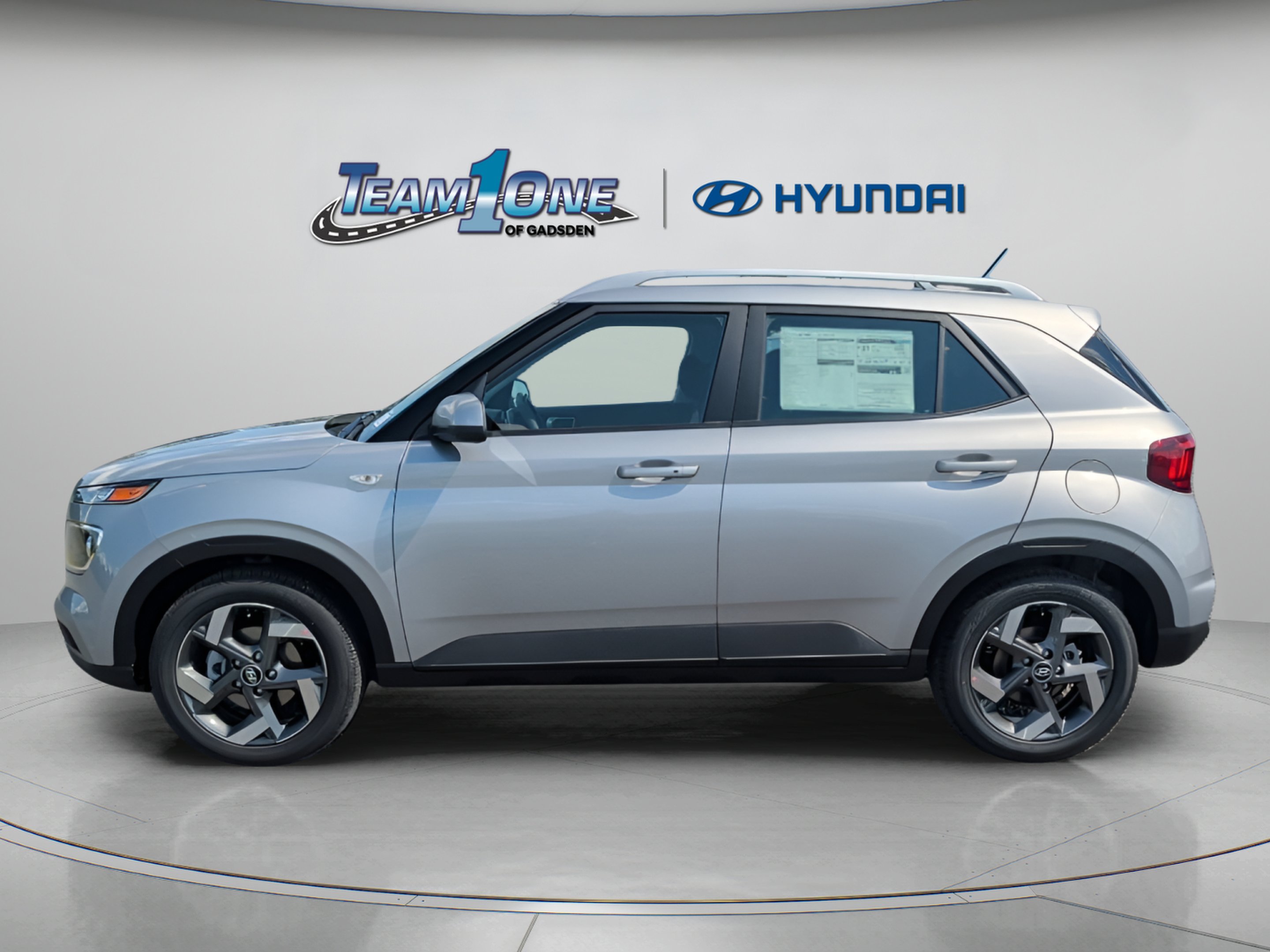 New 2026 Shimmering Silver Hyundai SEL image 5