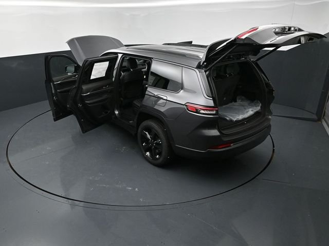 New 2026 Baltic Gray Metallic Clear-Coat Exterior Paint Jeep Limited image 28