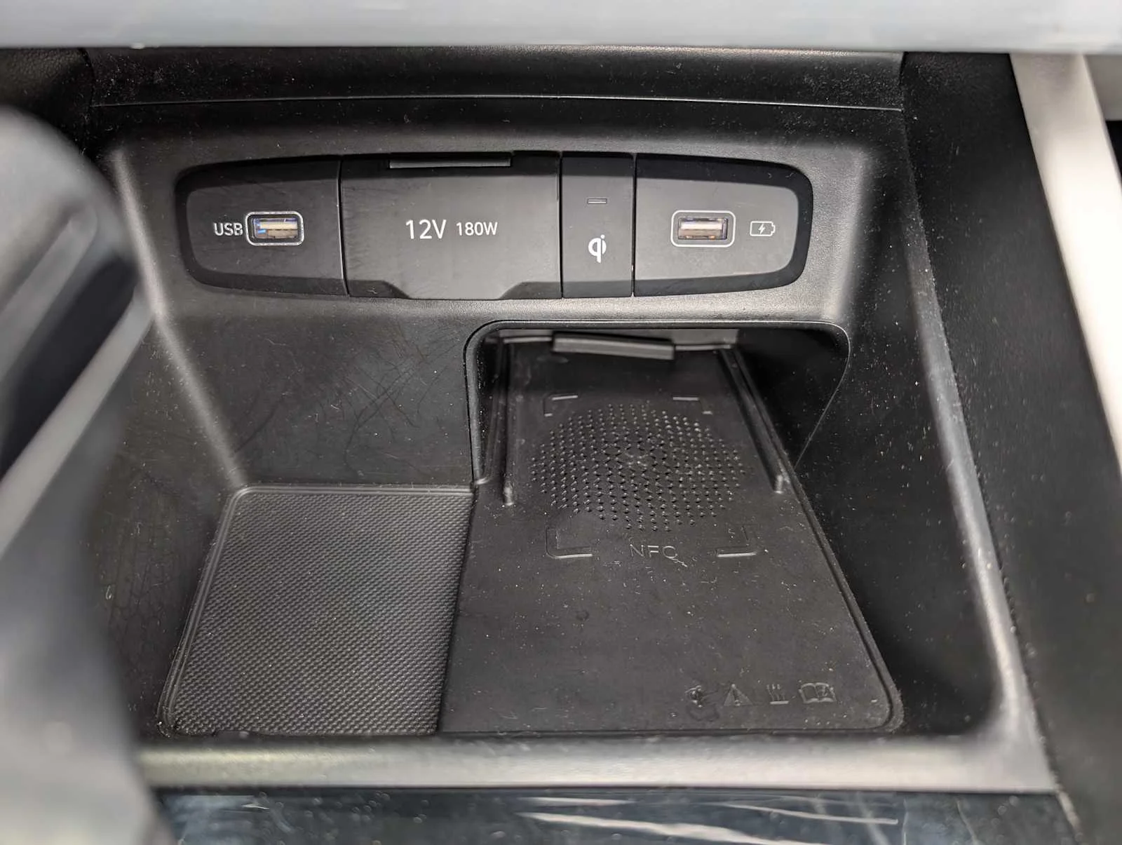 Used 2024 Hampton Gray Hyundai SEL image 30