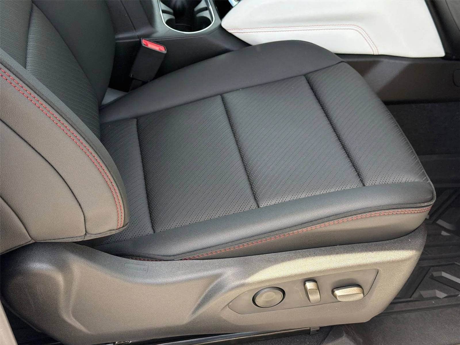 2026 GMC Canyon AT4X - Photo 9