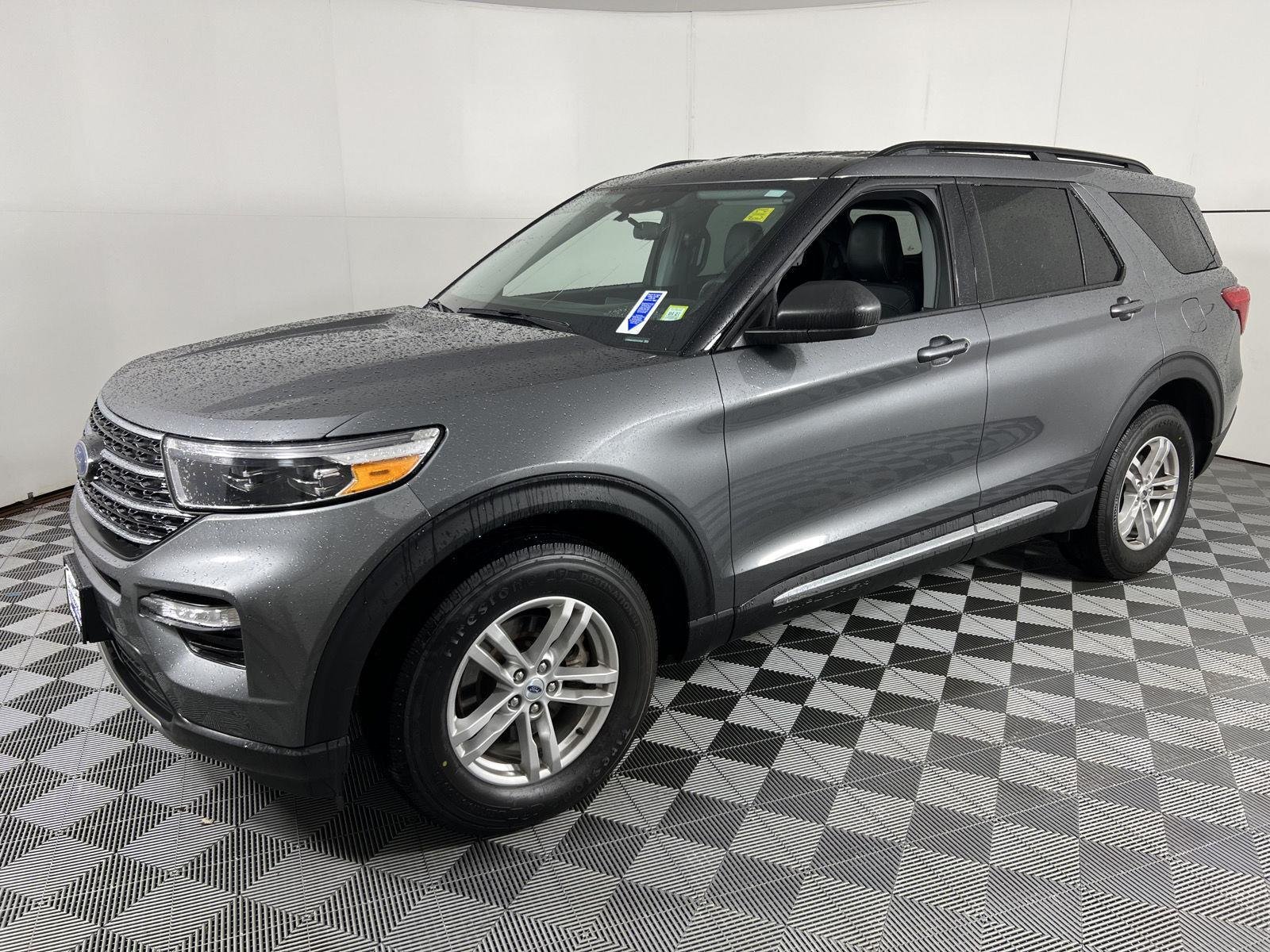 Used 2023 Gray Metallic Ford XLT image 6