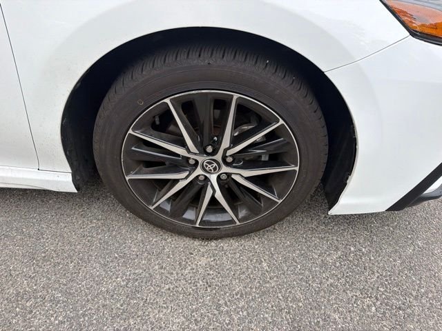 Certified Used 2024 Ice Toyota SE image 4