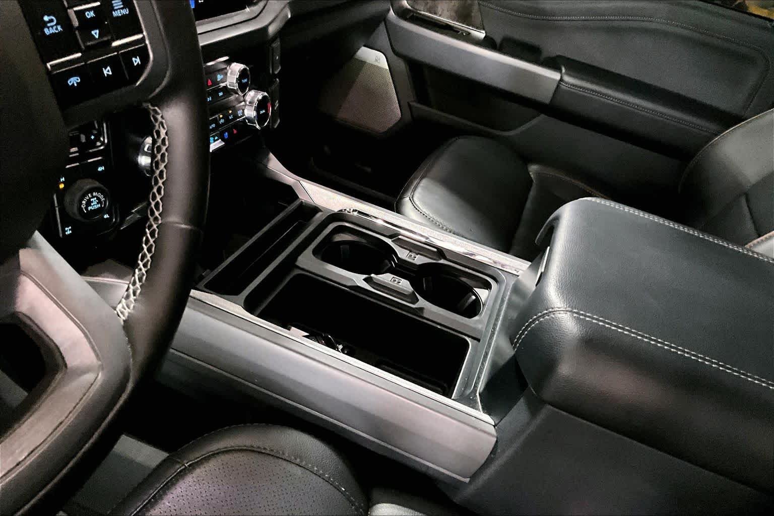 Used 2025 Agate Black Metallic Ford LARIAT image 17